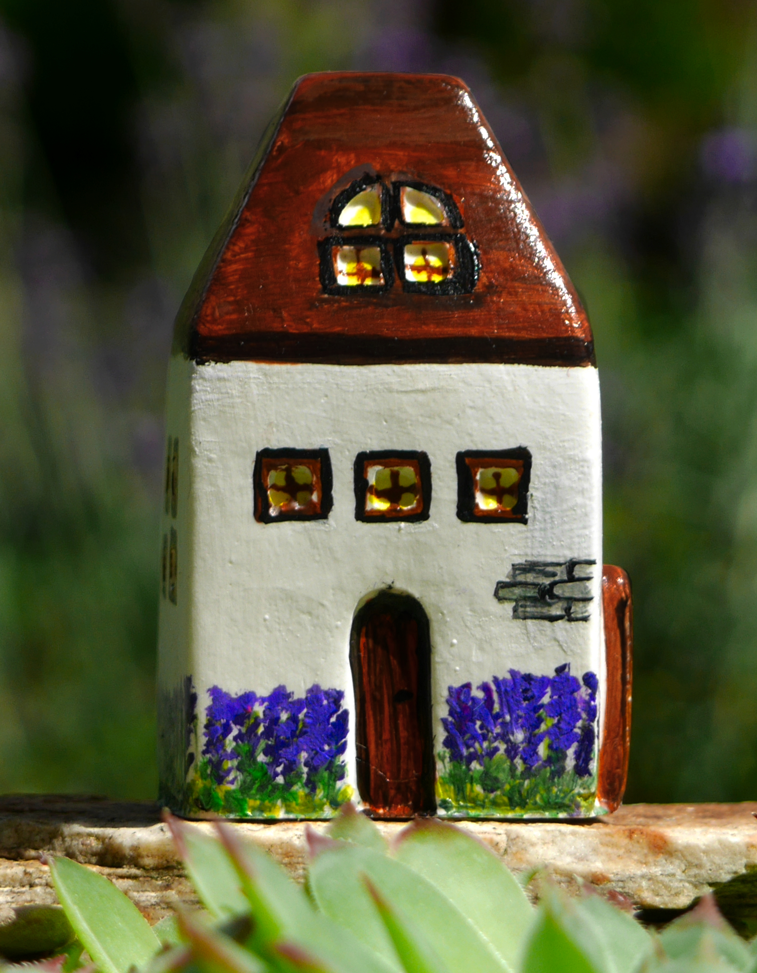 Minichaloupka s levandulemi