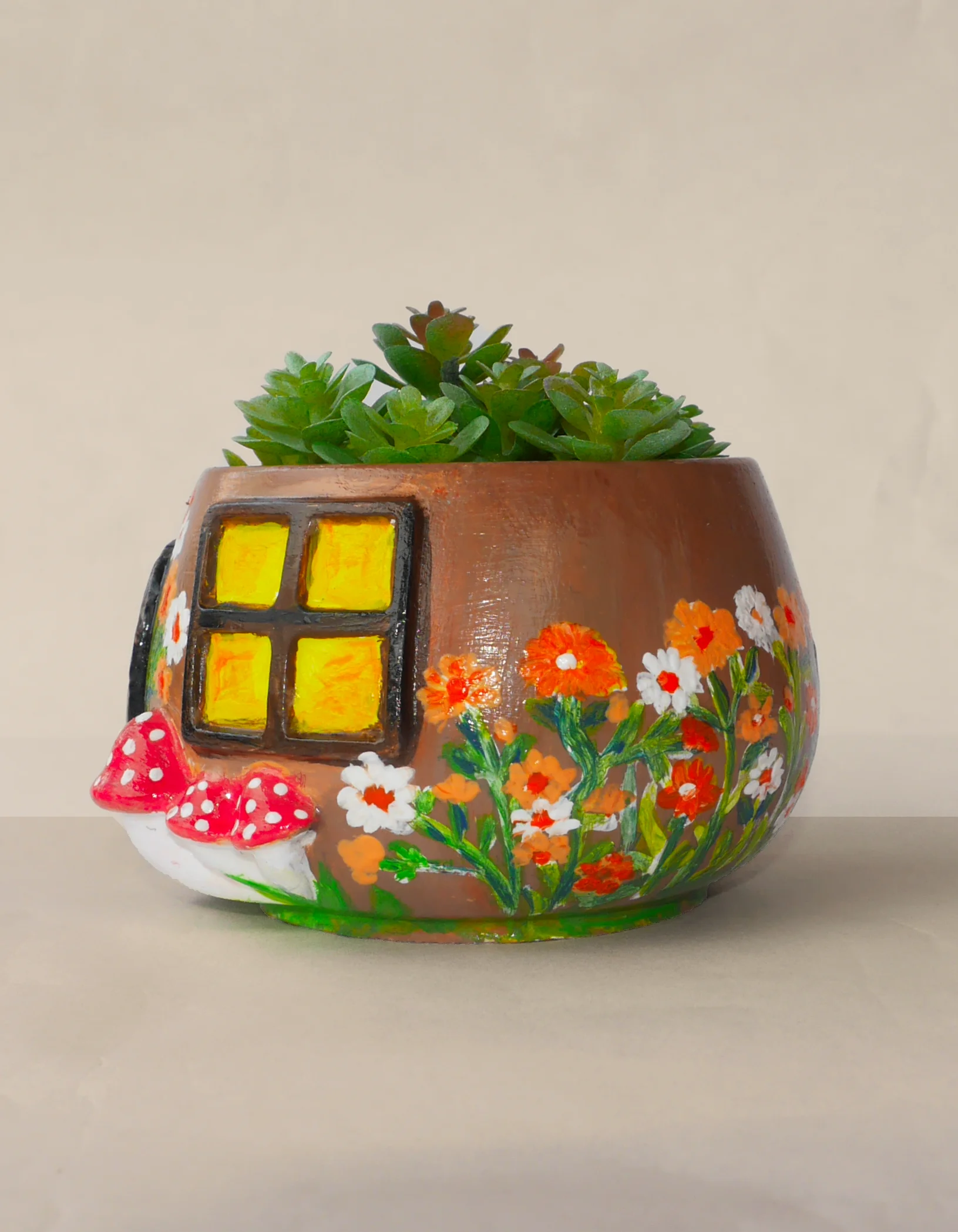 Hnědý květináč na sukulenty