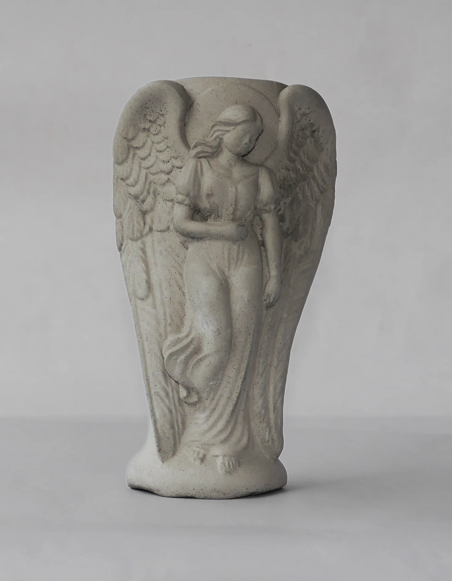 Andělská betonová vázička