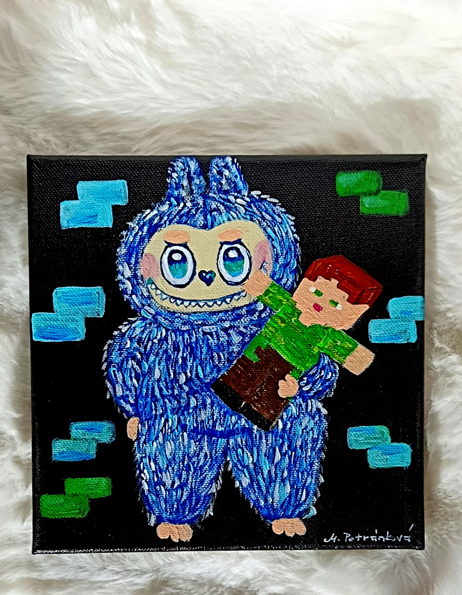 Chlupatý Labubáček s postavičkou